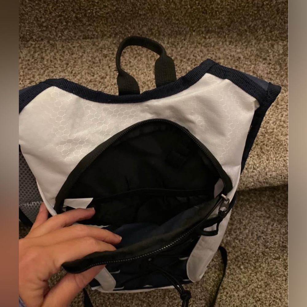 Water Buffalo Hydration Backpack - Picture 3 of 4